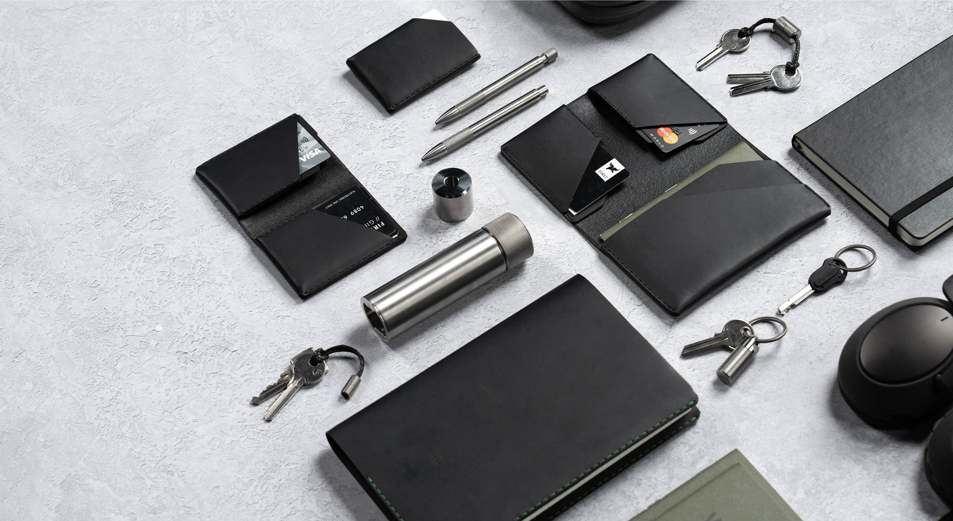 Multiple Wingback Wallets in Charcoal