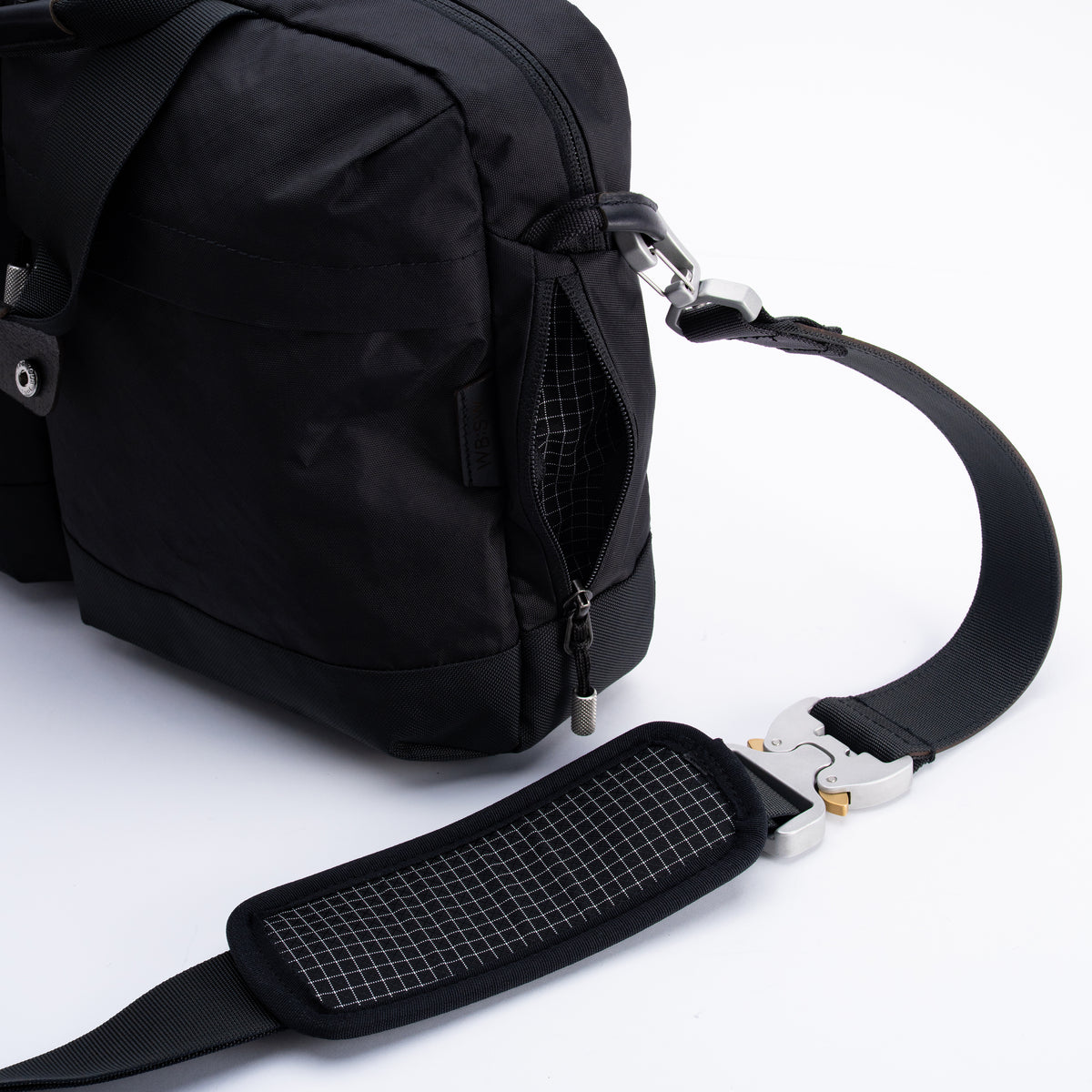 Messenger 001 by Wingback