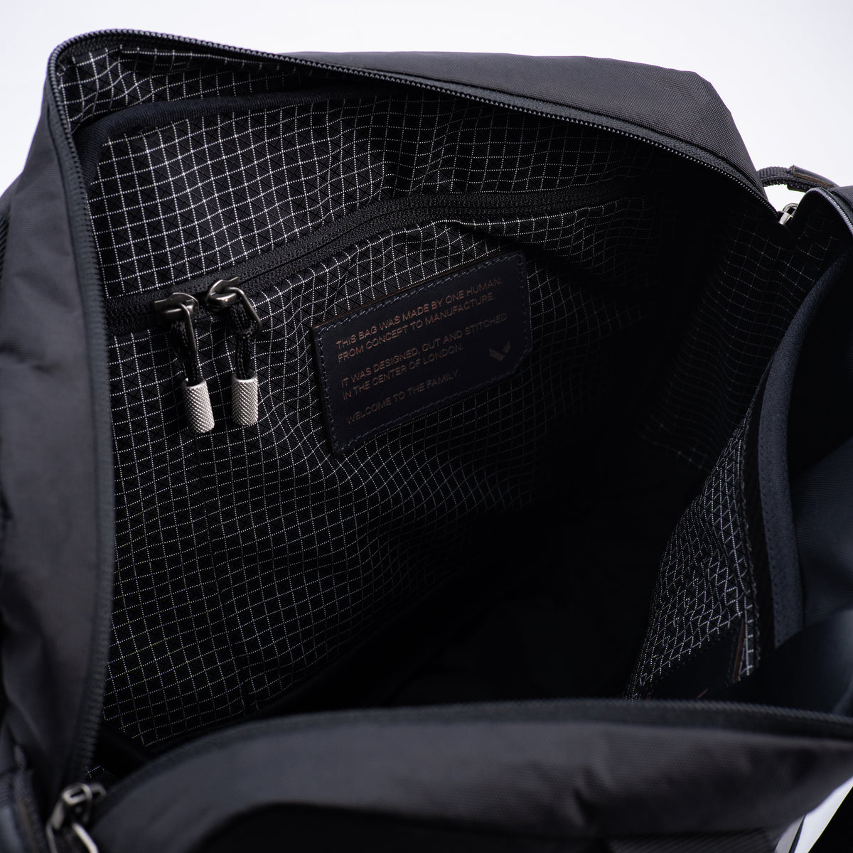 Messenger 001 by Wingback