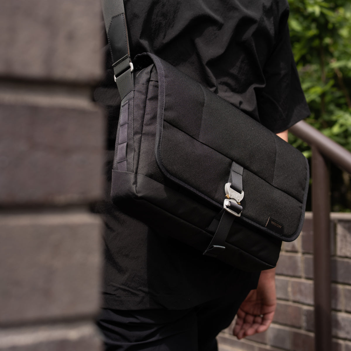Messenger003 by Wingback