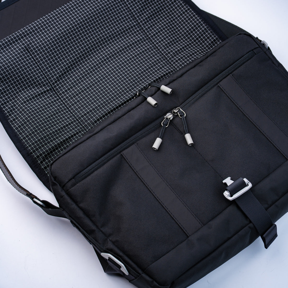 Messenger003 by Wingback