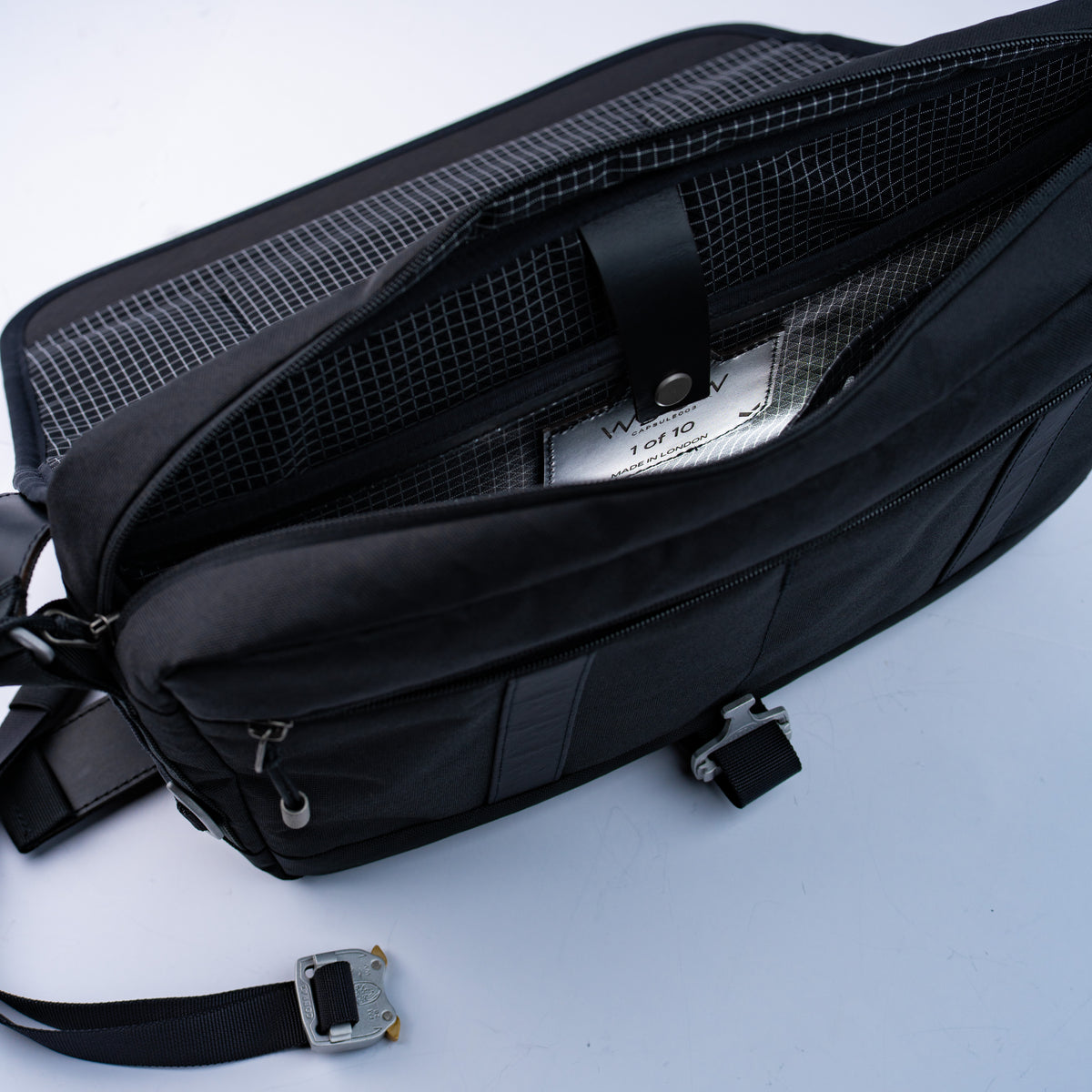 Messenger003 by Wingback