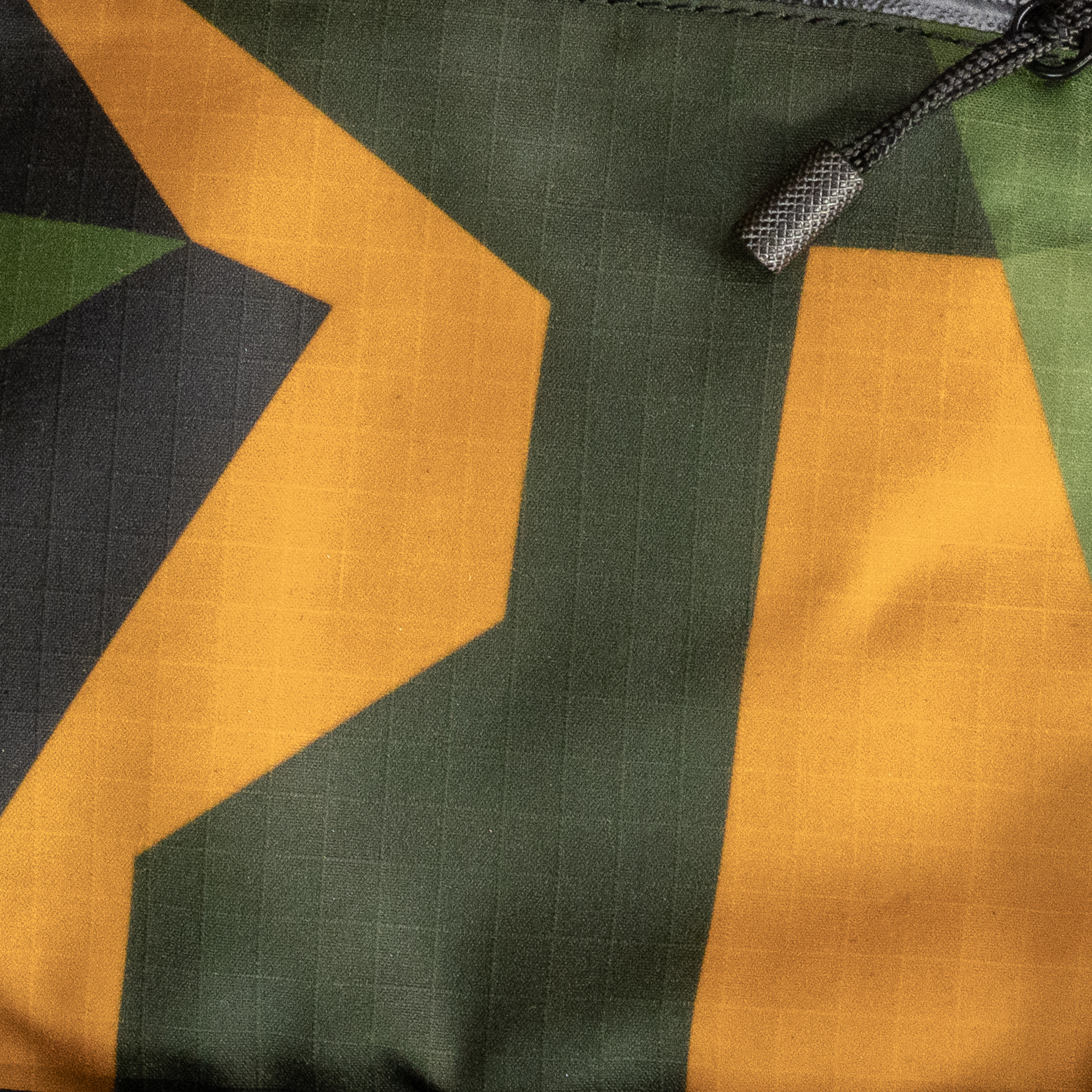 Everyday Sling 2.5L Dazzle Cam