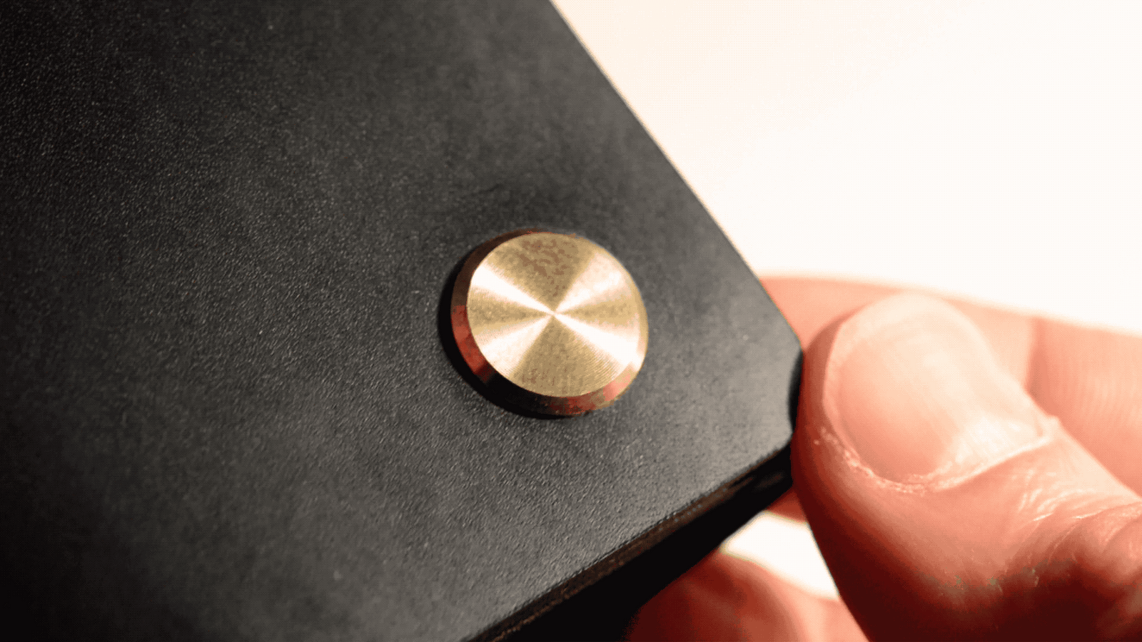 How to break in your leather wallet