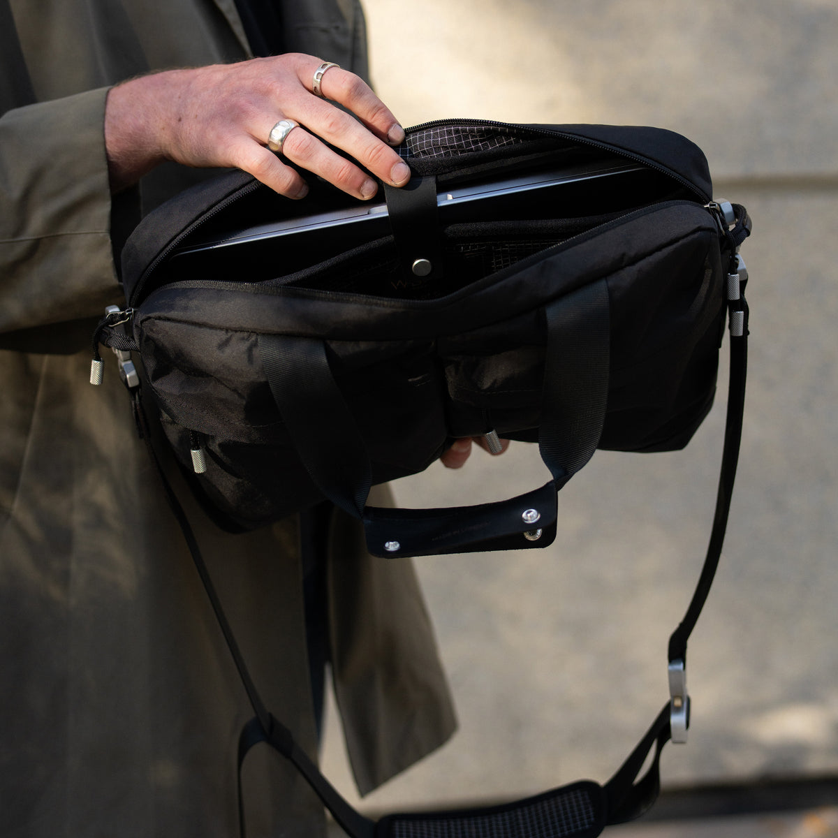 Messenger 001 by Wingback