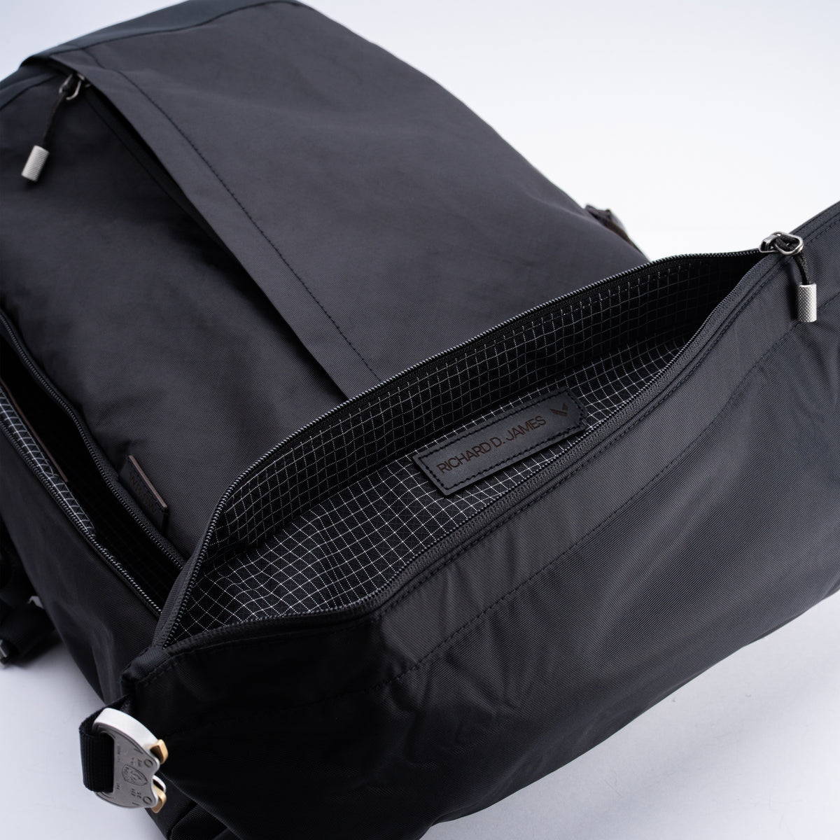 Rolltop 001 by Wingback