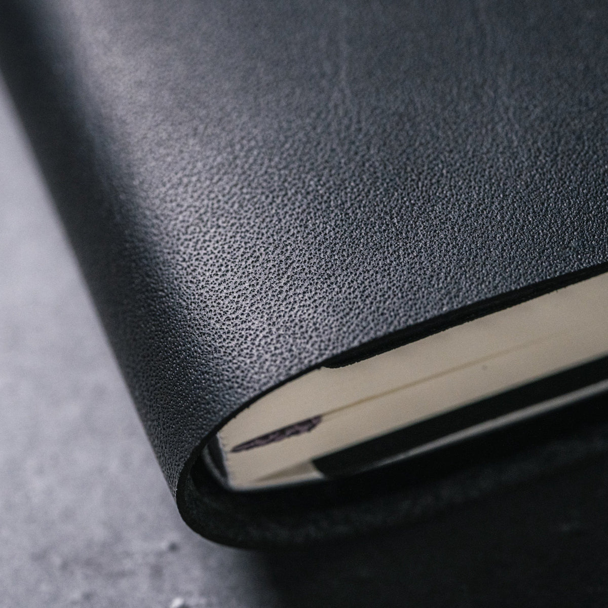 A6 Refillable Notebook - Charcoal Closeup