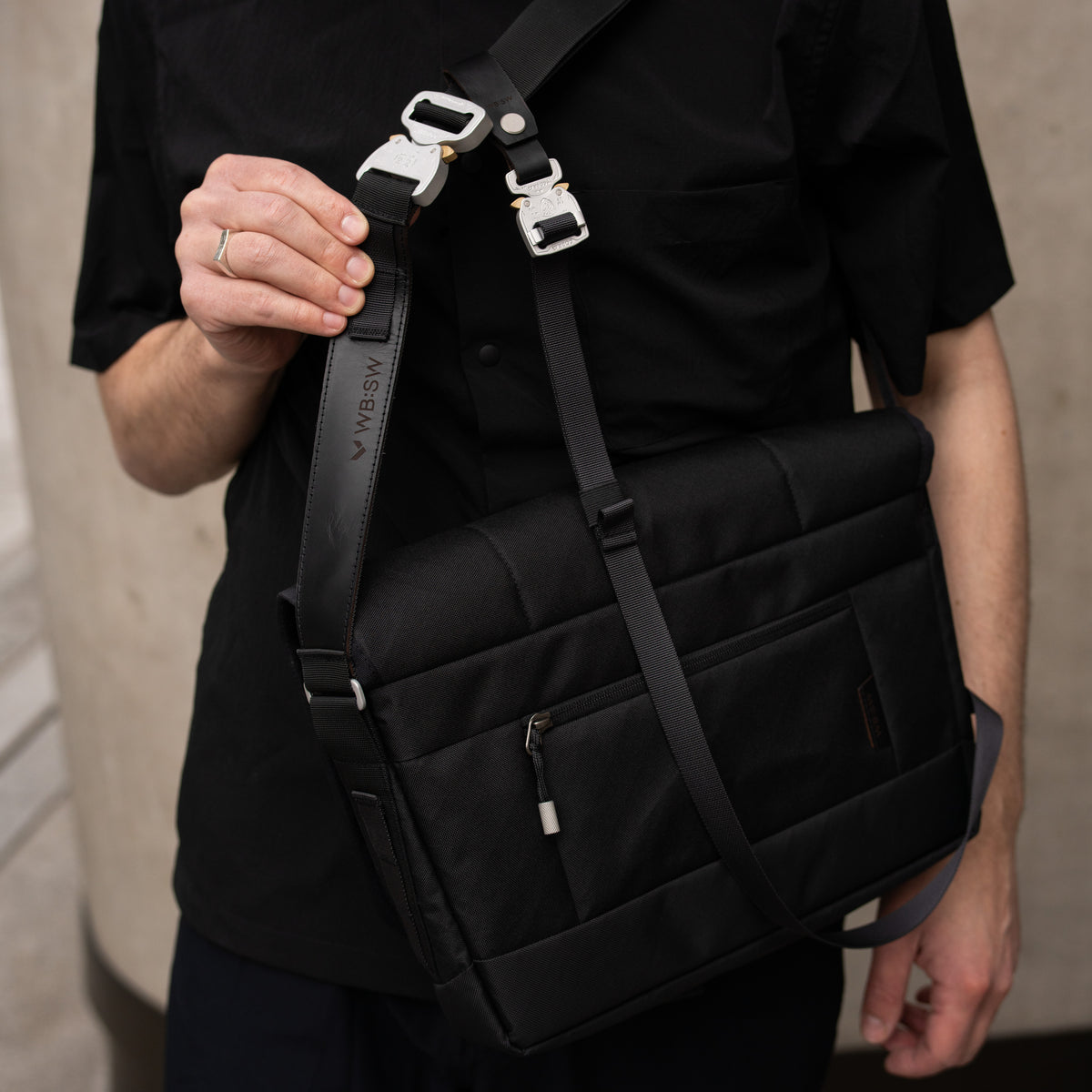 Messenger003 by Wingback